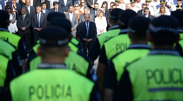 Manzur: "Sabemos que el tema de seguridad es muy preocupante y el Gobierno de la Provincia está haciendo un esfuerzo enorme en cuidar a los tucumanos, en proteger a nuestras familias." (Fuente: Comunicación Gobierno Tucumán)