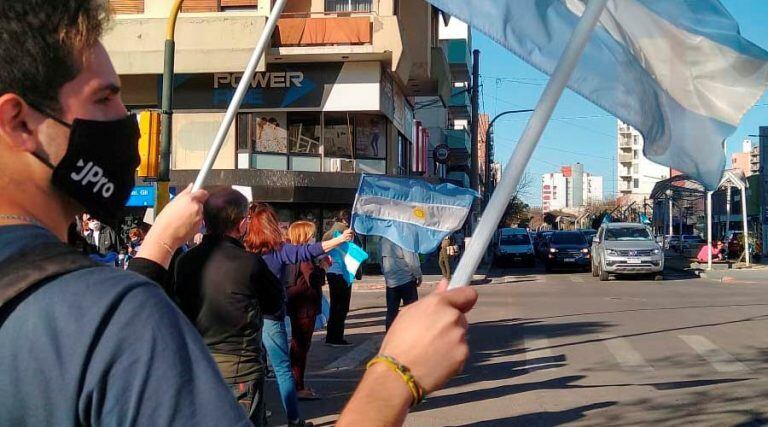 La oposición tuvo una fuerte presencia en la manifestación (Vía Santa Rosa)