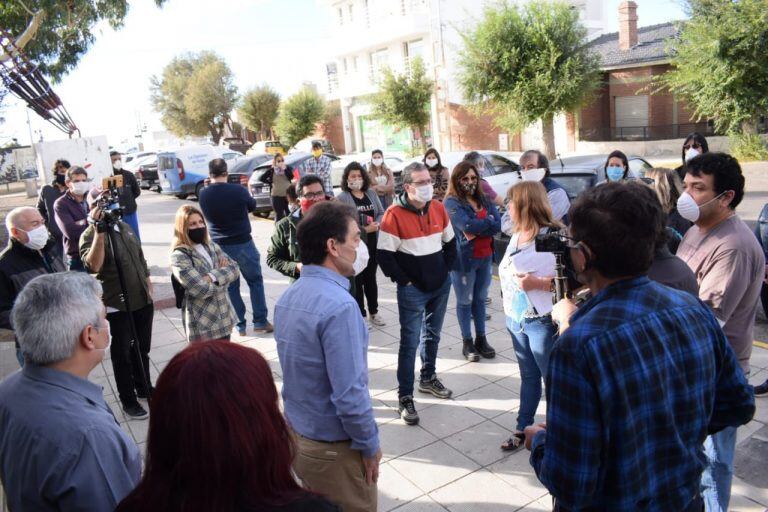 Comerciantes se autoconvocaron frente al municipio el pasado jueves.