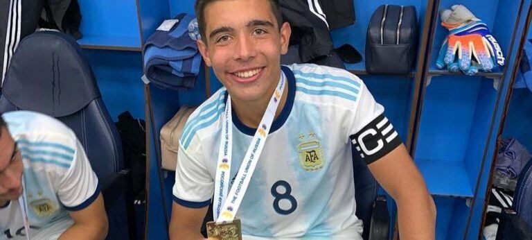 Juan Sforza con la Sub 17