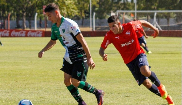 Después de hacer inferiores en el club Centenario, a los 13 años pasó a San Martín y hoy es una de las promesas del club verdinegro.