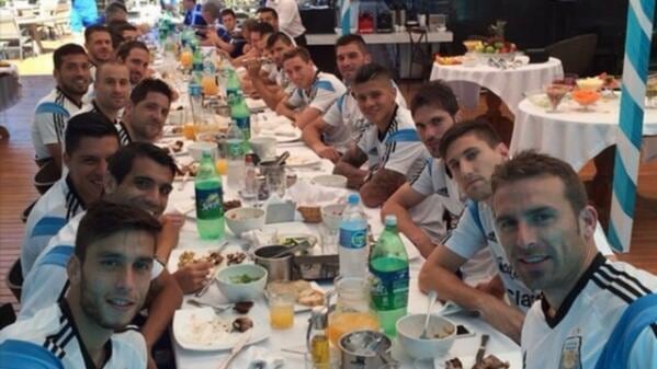 La Selección festejó el pase a octavos con un gran asado en Belo Horizonte