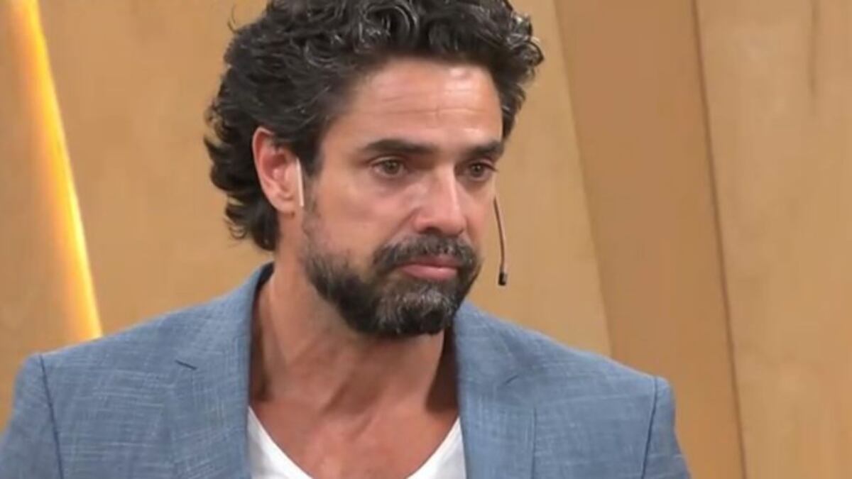 Luciano Castro contó cómo fue la charla con su hijo cuando se viralizaron sus fotos hot y se emocionó