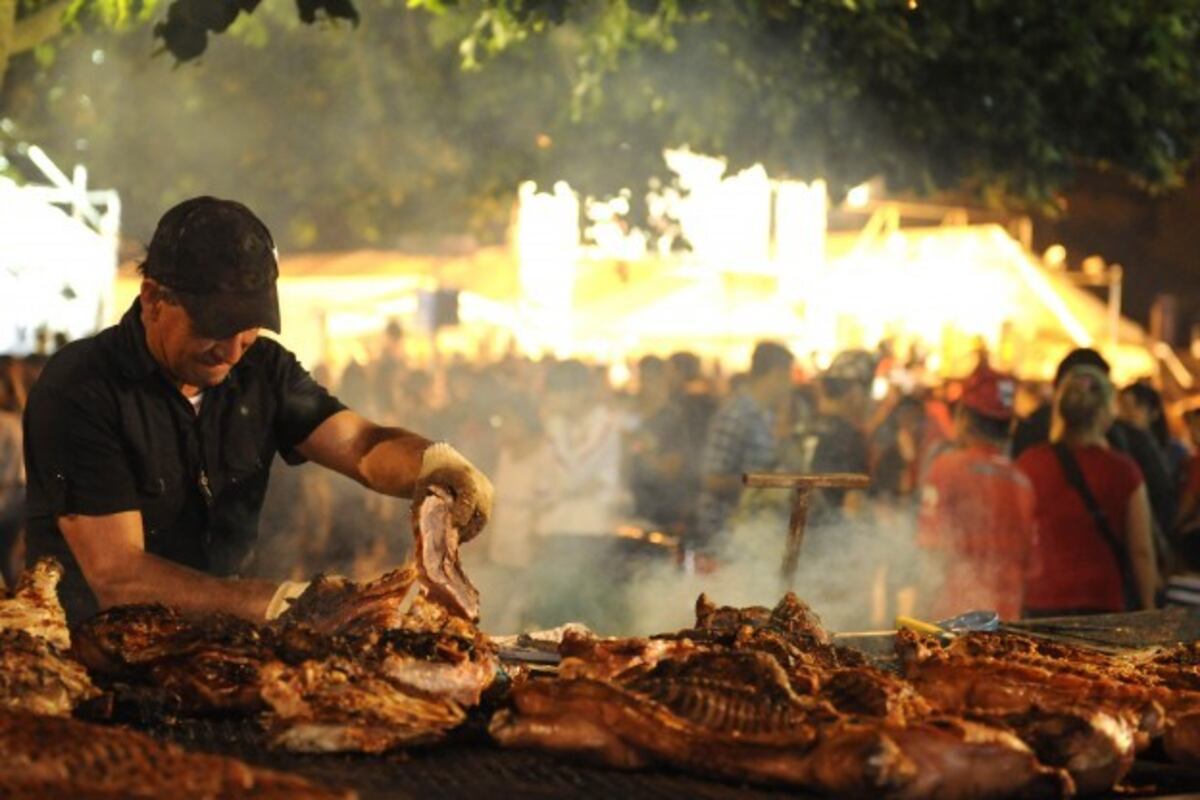 Colectividades ofrecerá platos típicos a precios populares: ¿qué comer y por cuánto?