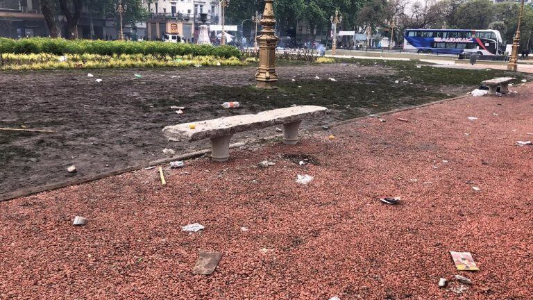 En diciembre de 2017, la Ciudad gastó alrededor de $23 millones para arreglar la plaza.