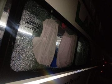 Balearon un colectivo que trasladaba policías a pocos kilòmetros de Reconquista. (@GMALFARO)