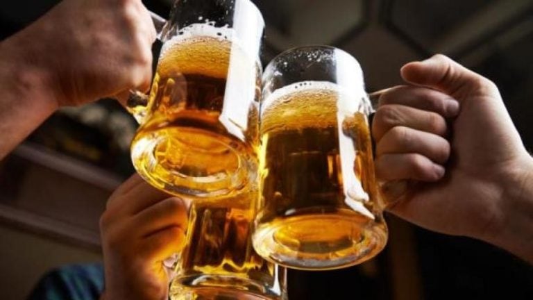 La medida "prohíbe la venta, expendio o suministro de todo tipo de bebidas alcohólicas, al copeo o en envases cerrados, entre las 20 de dicho día, hasta las 8 del día siguiente" (web).