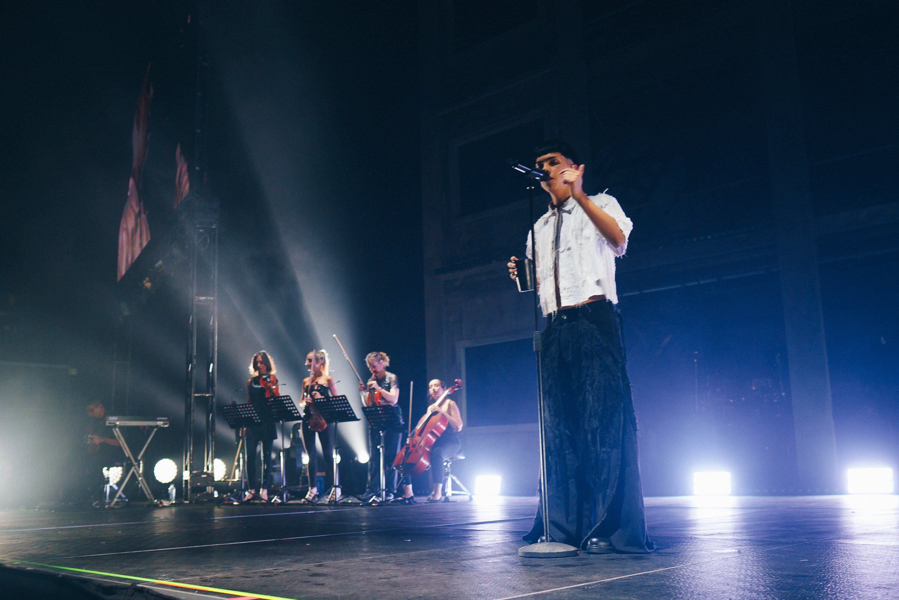 Milo J, durante sus shows en el Movistar Arena. (Gentileza Dale Play)