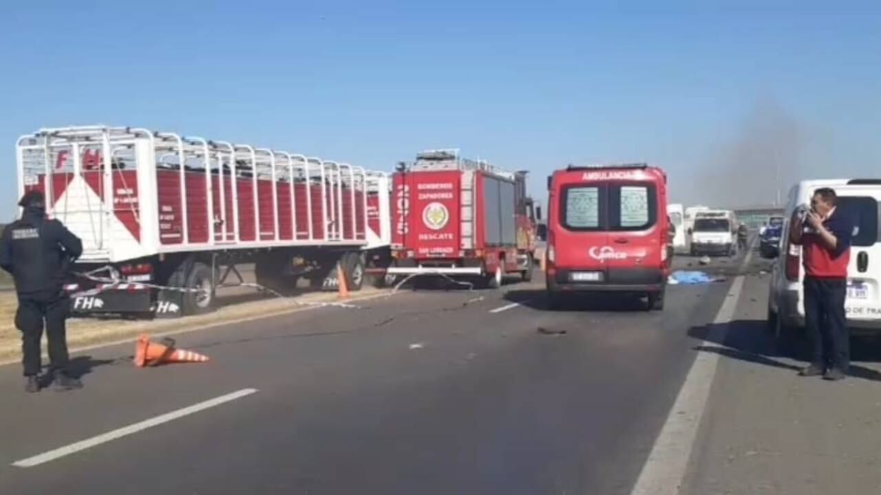 Choque fatal en Autopista Rosario - Santa Fe. (@mariogaloppo)