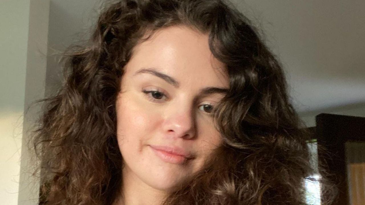 Paso a paso, la rutina de skin care que compartió Selena Gómez.