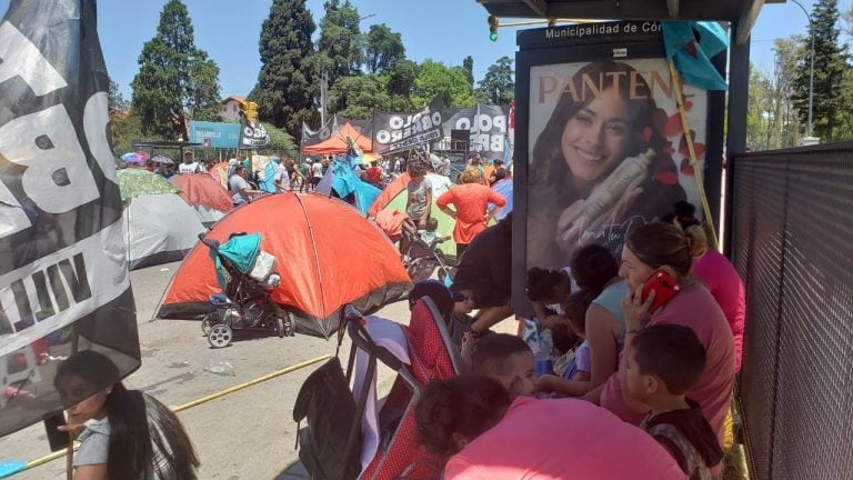 Acampe del Polo Obrero frente al Ministerio de Desarrollo Social.