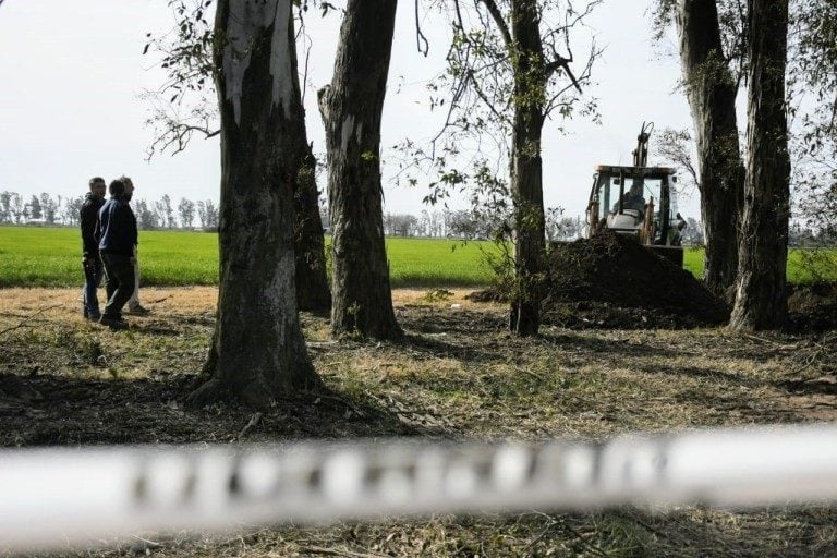 Finalizó sin resultados positivos la excavación en busca de los restos de Paula Perassi (Juan José García)