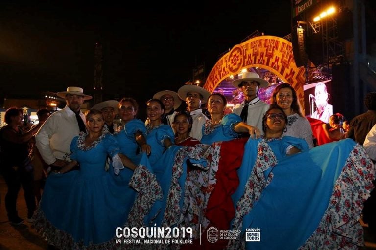 Las danzas tradicionales en el Patio del Festival