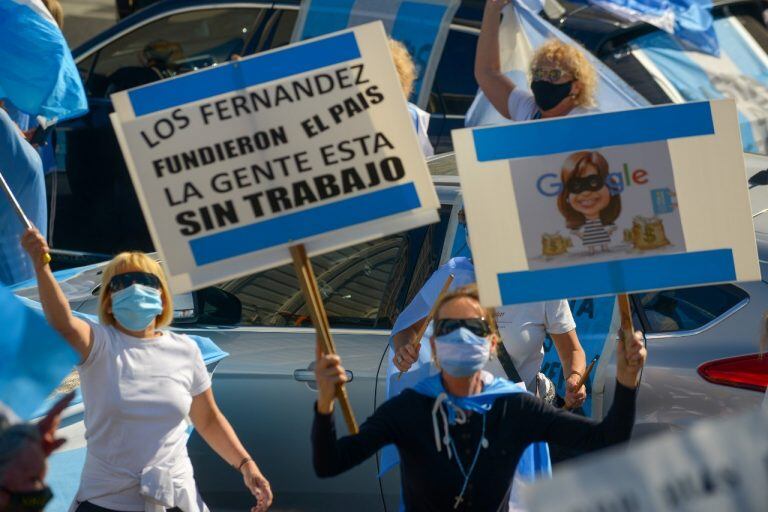 Nuevo banderazo en contra del Gobierno en el Obelisco (Fotos: Clarín)