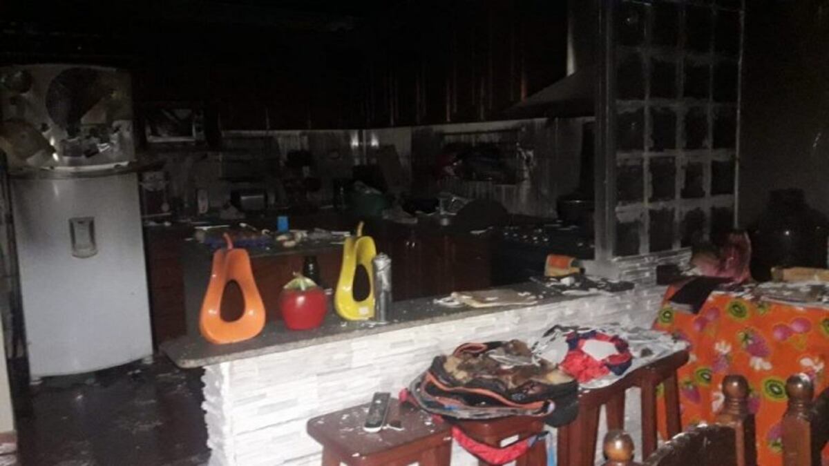 Dos menores resultaron heridos tras incendiarse una casa en Alderetes