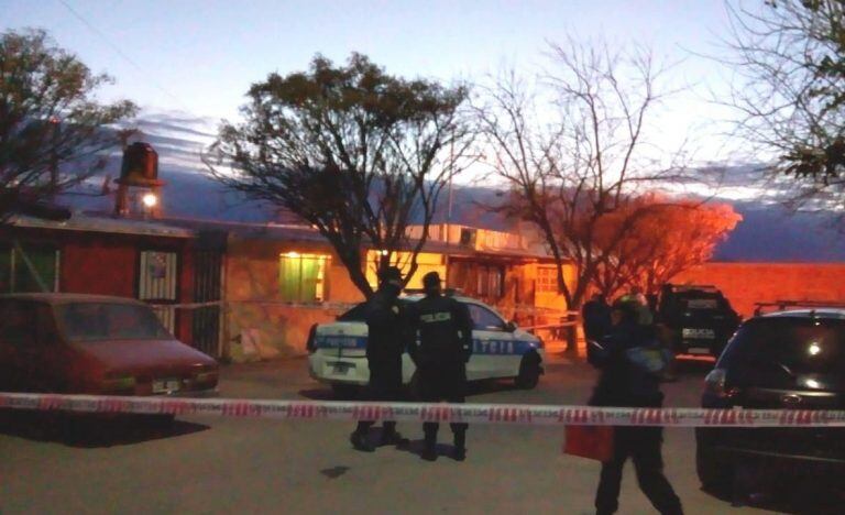 Esta es la casa de Janet. Allí llegó la noche del domingo y vio a toda su familia asesinada.