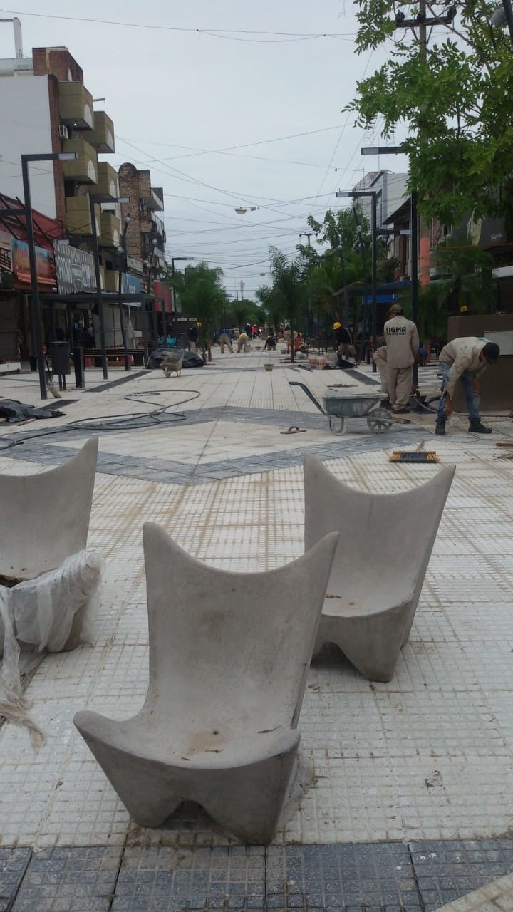 La peatonal de la calle Rivadavia está prevista que se inaugure el próximo 8 de abril, día que se conmemora el Aniversario de la Fundación de Formosa y nombre con el que será bautizada. (Foto: Carla Paz)