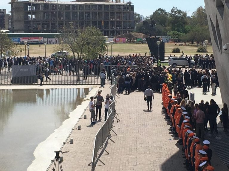 De la Sota y la despedida desde el Centro Cívico hacia el Cementerio San Jerónimo.