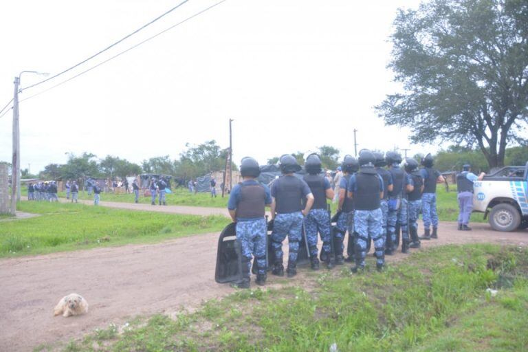 La división de infantería intervino en la zona. El desalojo fue pacífico.