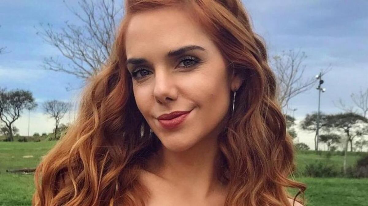 Julieta Nair Calvo paseó sin ropa interior por las calles de París e infartó a sus seguidores