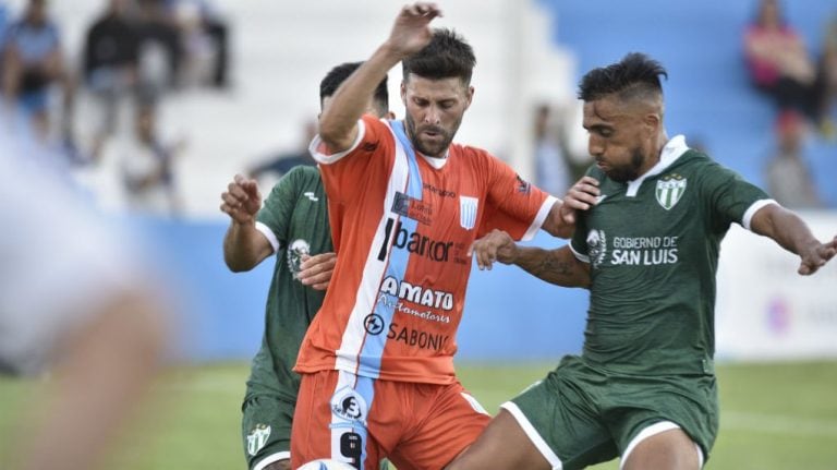 Racing perdió con Estudiantes de San Luis.