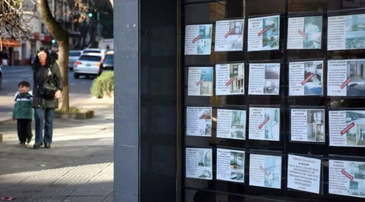 Martilleros advierten que no se registran operaciones inmobiliarias tras la profundización del cepo