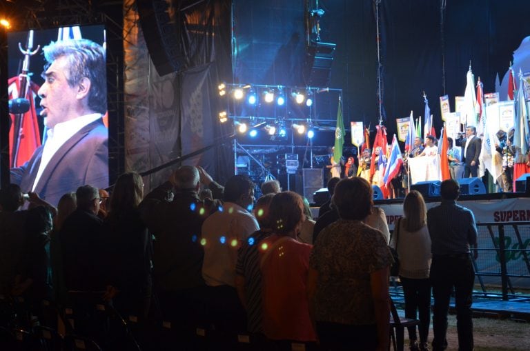 Himno Nacional interpretado por Luis Lima en Colectividades 2019