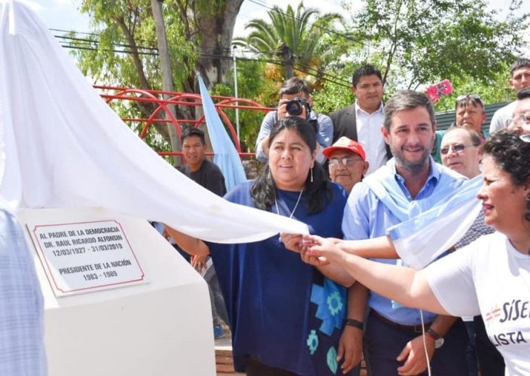 En el cierre de campaña de Juntos por el Cambio en Palpalá, se procedió a la inauguración de las obras de puesta en valor de la Plaza de la Democracia. Allí La candidata a diputada nacional Natalia Sarapura, dijo que “con el voto, los jujeños tenemos que cuidar la provincia".