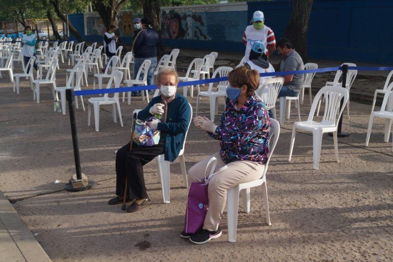 Nuestros abuelos estuvieron resguardados por personal público y así continuará en los próximos días.