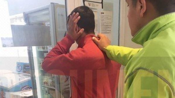 Detuvieron dentro del local comercial al  joven ladrón