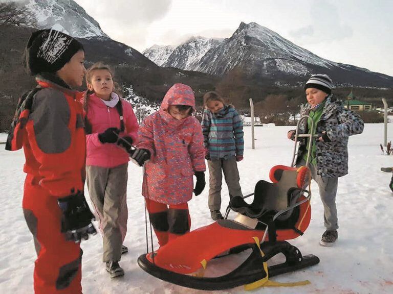 Los chicos riograndenses disfrutando de la ciudad de Ushuaia