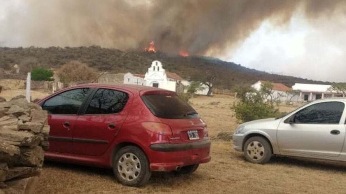 Alerta roja en Córdoba por los incendios: solicitan bomberos de Entre Ríos y Santa Fe