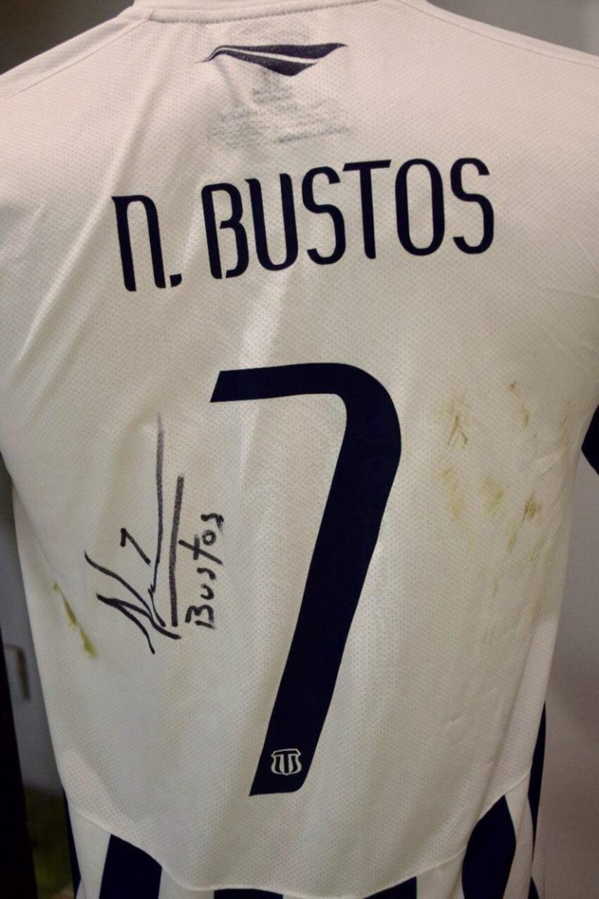 Nahuel Bustos, la camiseta de un gol para museo