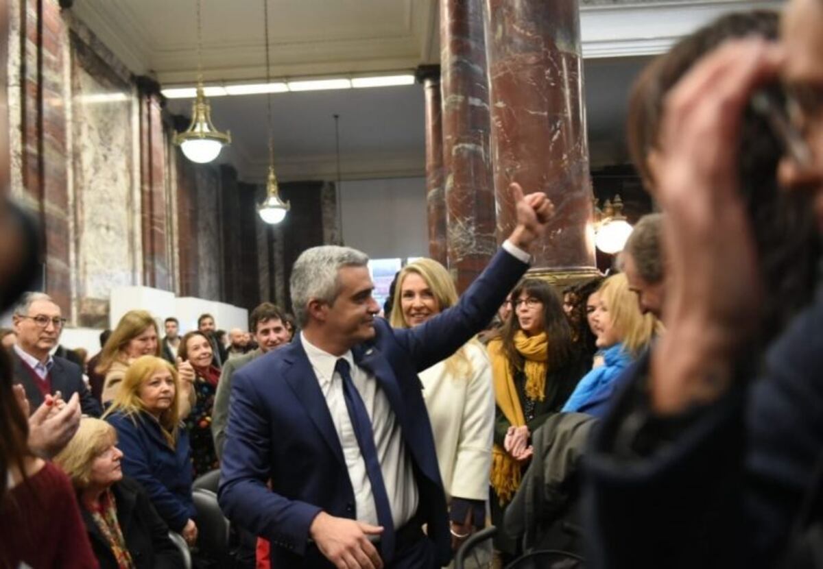 Franco Bartolacci asumió como rector de la UNR y prometió fuertes reformas