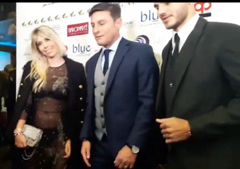 Wanda Nara participó de la cena a beneficio de la Fundación Pupi Zanetti con un vestido transparente.