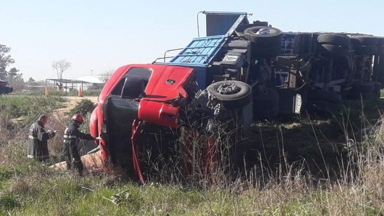 Siniestro vial en Villa Gobernador Gálvez. (@Airelibreacebal)