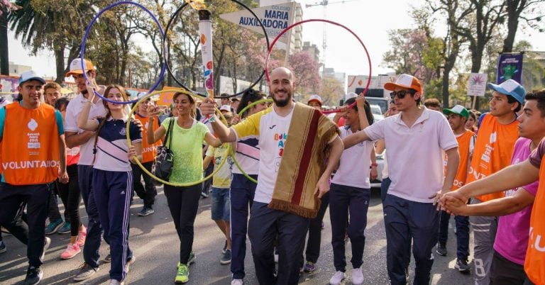 Reviví las imágenes del paso del Tour de la Antorcha por Tucumán.