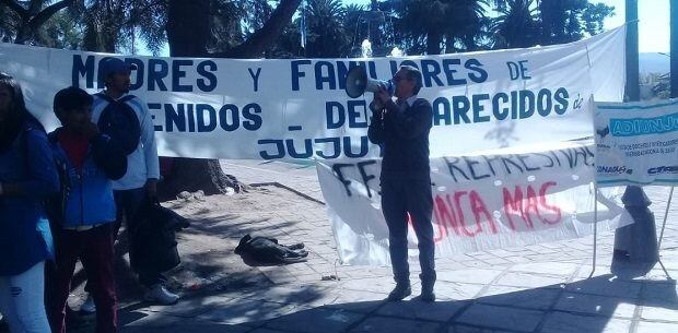 Organismos de Derechos Humanos de Jujuy se convocaron en la plaza Belgrano de la capital jujeña