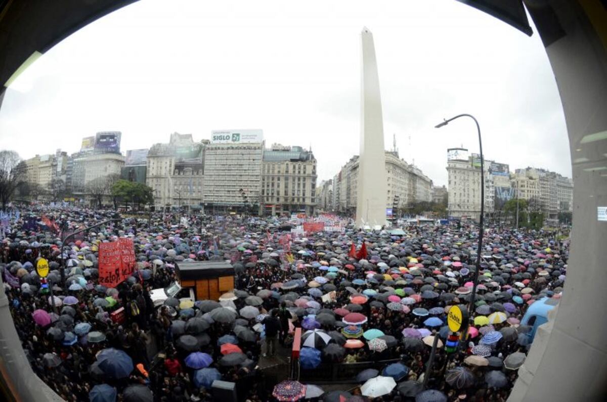 #NiUnaMenos: miles de personas marcharon a Plaza de Mayo contra la ...