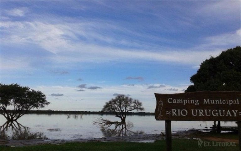 Río Uruguay con altos índices de contaminación.