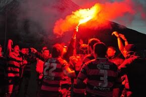 Las Águilas Rugby club festejando la consagraciónen el Regional Eje Sur.