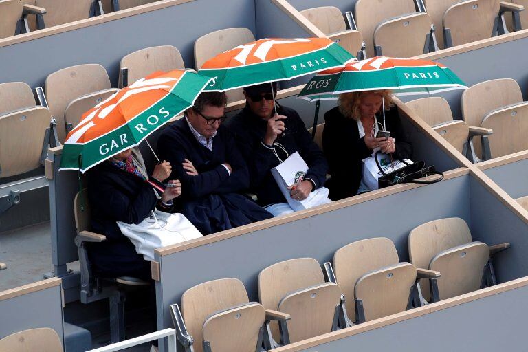 La lluvia nuevamente fue protagonsita (Foto: REUTERS/Charles Platiau)