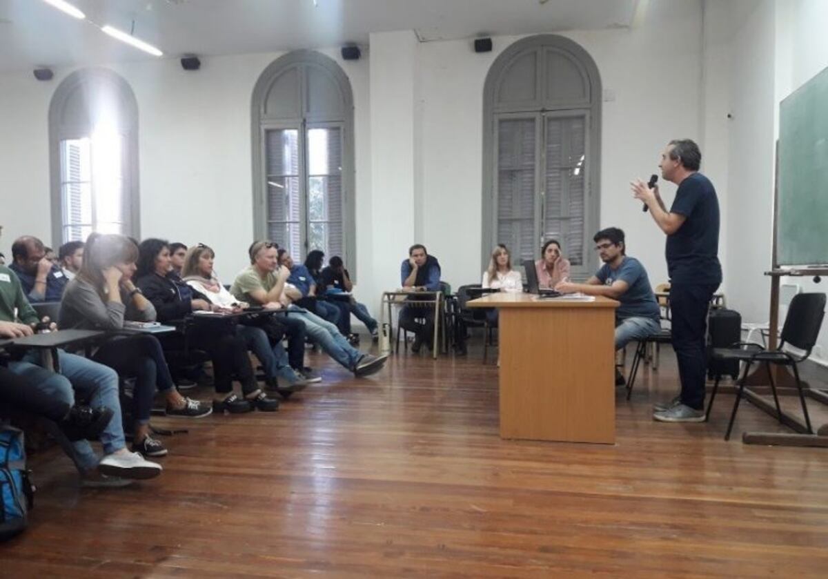 Docentes e investigadores de la UNR pararán por 72 horas la semana que viene