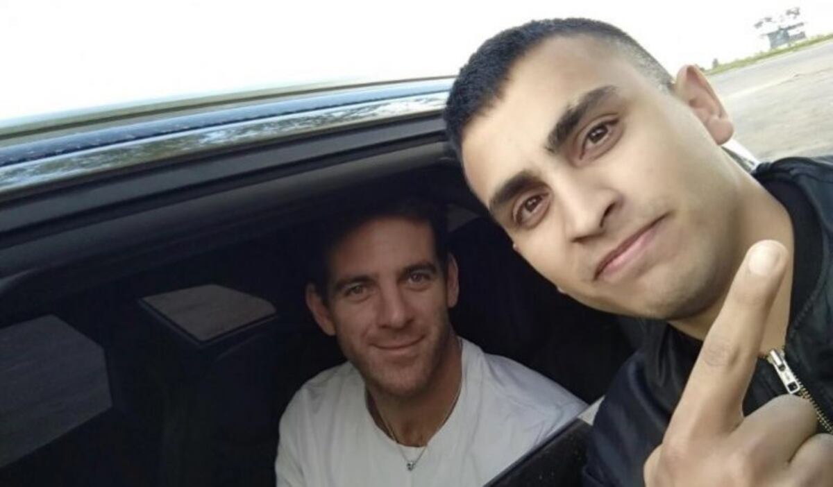 Un joven hacía dedo para volver a su casa y Del Potro lo llevó
