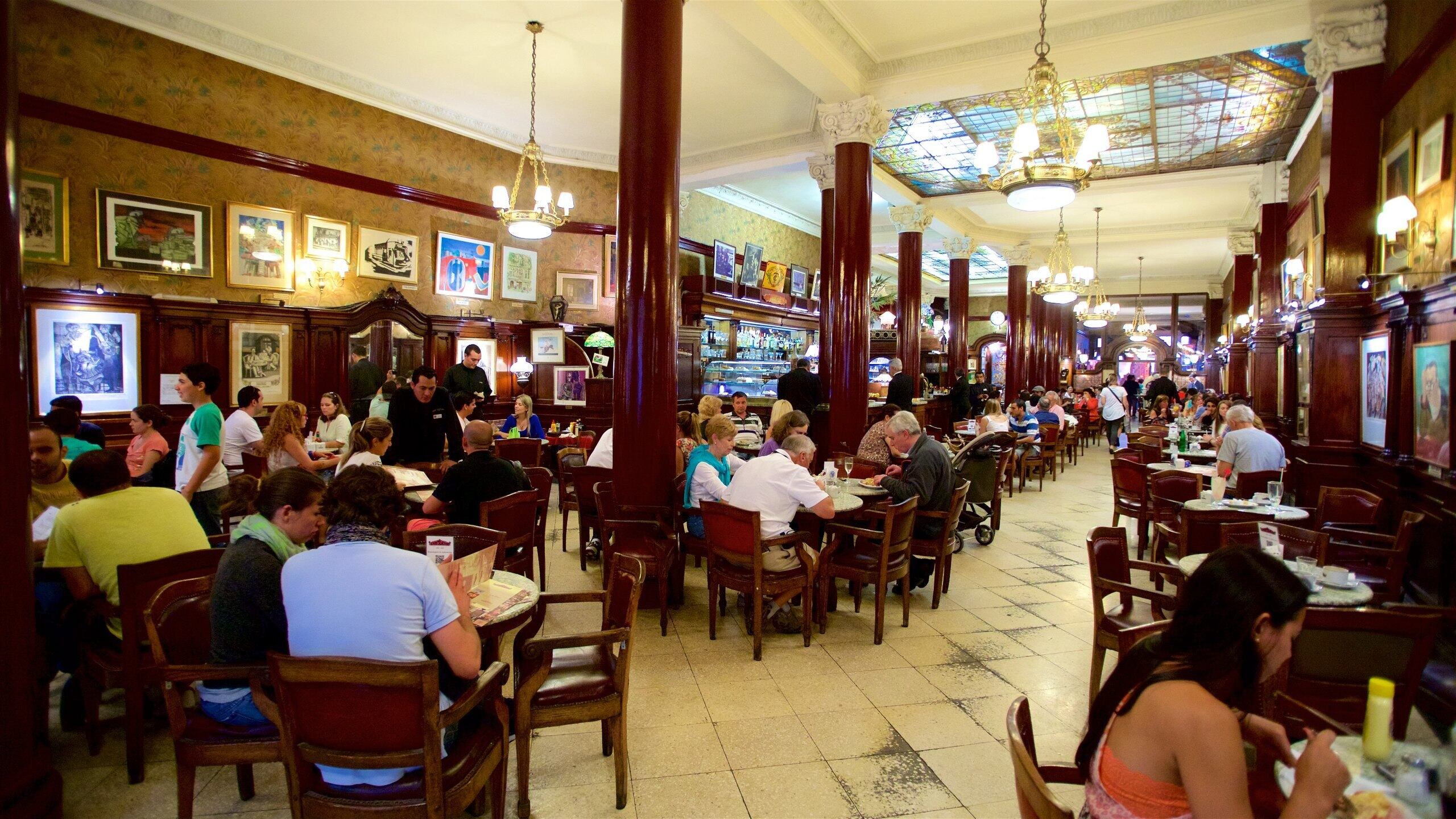 El Café Tortoni con su característica arquitectura