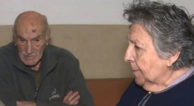 Pareja de ancianos abandonada por su propio hijo.