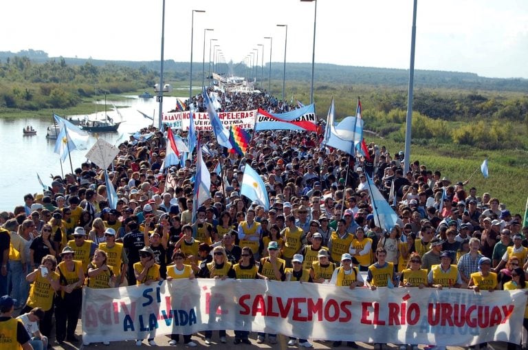 Marcha en el Puente San Martín - cruce fronterizo Uruguay
Crédito: Web