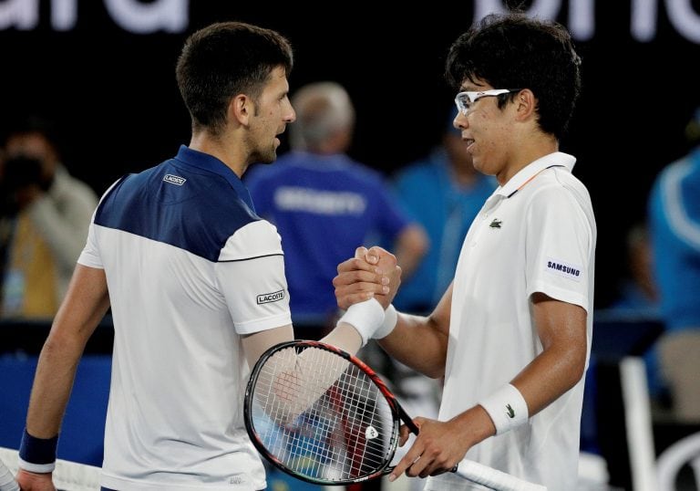 Djokovic saluda a Chong