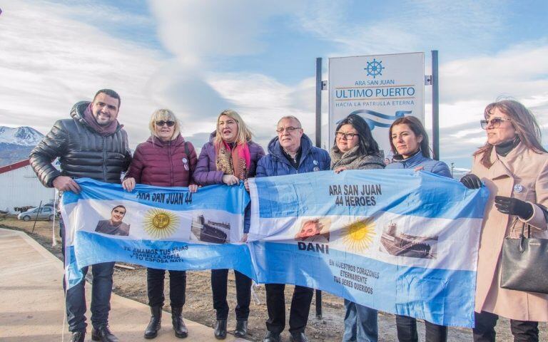 Recordatorio a los 44 tripulantes del ARA San Juan en Ushuaia.