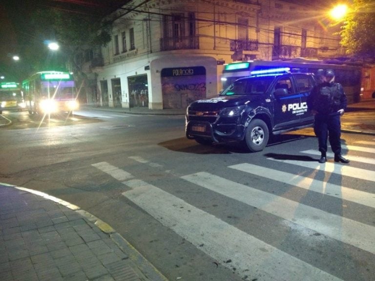 Los disparos ocurrieron en la fachada de un edificio en San Luis 1451. (@belitaonline)